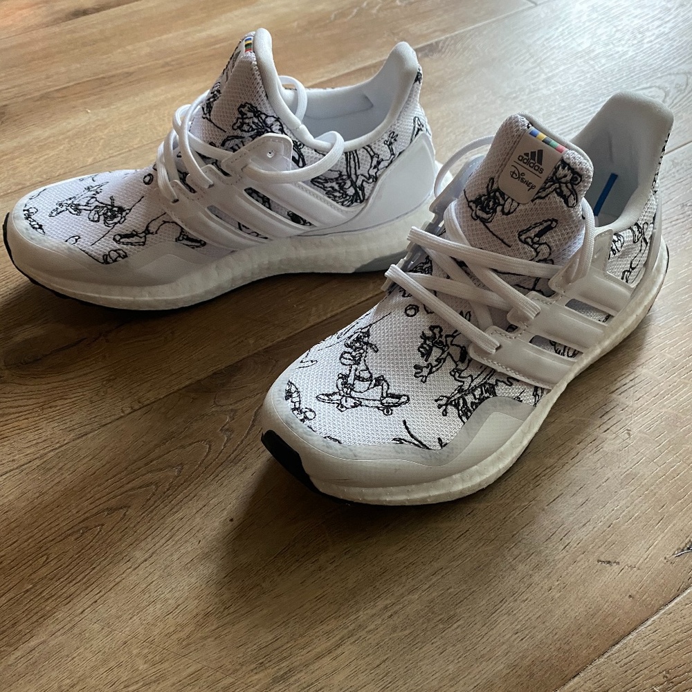 Women’s Sneakers Barely Worn Size 7